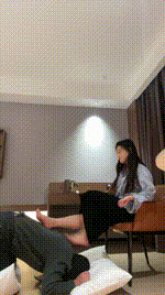 【子熙大人】玉足碾压狗头_鞭打恋足舔_赏赐圣水【双视角版】bf48906_2