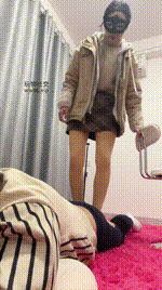 【姗姗】散鞭狠抽高跟肉丝踩虐241219-4封面图