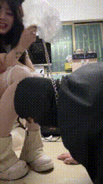 【小猫是S】哥哥偷舔鞋被发现-踩踏喂食_骑马踢裆_强制闻鞋bf48124封面图