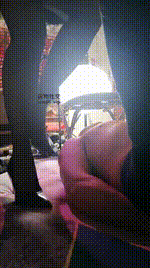 【美柠】贱狗钻进了马桶里这里可以闻到丝袜的味道JS241203-20