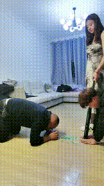 【苏苏】双M-玻璃罚跪_贝壳头黑丝踩【双视角】bf48872_1封面图