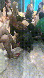 【萝悦sama】KTV超多S群调-多奴下跪齐犯贱【三视角版】bf48200_1封面图