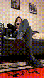 【莫莉】多S囚禁奴隶圈养犬化【四视角版】JS241229-2_5封面图