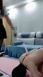 【御严】嘴叼黑丝抽耳光_衣架虐乳_胯下夹头JS250103-6封面图