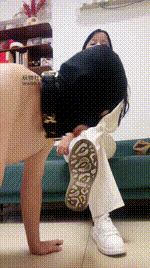 【漫漫】小白鞋白袜踢踹_坐脸窒息_掐乳bf49117封面图