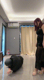 【猴歌】抽耳光_舔闻高跟凉鞋_坐脸窒息鞭打bf48361封面图