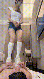 【茉狸】玉足插嘴_清理超脏鞋底_小白鞋及膝袜踩bf48994封面图