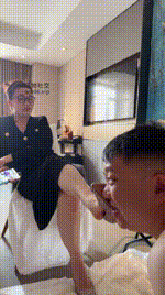 【金融女主】老狗舔闻脏鞋玉足JS250104-8封面图