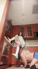 【领主】长靴白袜强迫舔_衣架重度抽打JS250103-36封面图