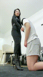 【萱萱女帝】挑战200下长靴重度踢裆bf48640封面图