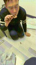 【艾斯】舔闻粉鞋白袜_强制闻鞋_脚下喂食_骑狗深蹲_马奴驯化bf47514封面图