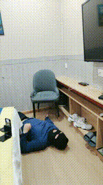 【奶凶小仙女】素人学生主全体重踩踏JS250224-33封面图