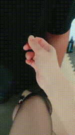 【魅影】下跪清理脏高跟黑丝JS250214-34封面图