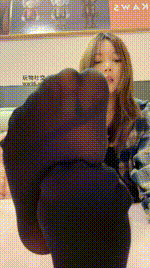 【兔兔酱】厚黑憋尿250220-21封面图