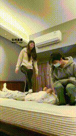 【猴歌】双S-坐脸腿绞-白袜脚踩bf51975封面图