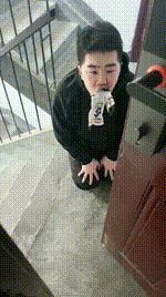 【糯米姐姐】袜子塞嘴-全体重踩踏-赶出家门JS250321-7封面图