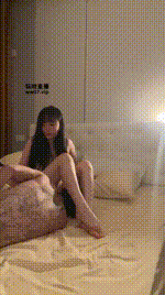 【婉纱】绿帽伺候女友就寝【双视角版】bf53355_1