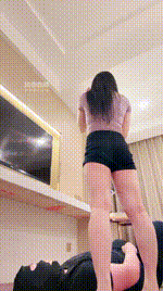 【妮蔻】赏赐圣水-臭脚丫羞辱-踩踏bf54721封面图