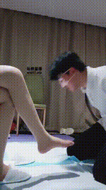 【羽唯】玉足踢裆恋足舔JS250520-23封面图