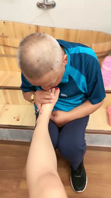 【夸梨】老狗舔臭脚丫JS250720-1