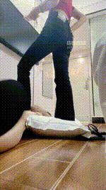 【小凤梨】纹身小妹玩虐跑骚奴【双视角版】JS250904-34_1