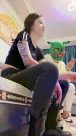 【十二岁】情侣主脏鞋臭袜子玩虐绿帽【双视角版】bf52290_1封面图