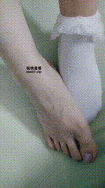 【嫂嫂】白袜玉足狂舔JS250423-27封面图