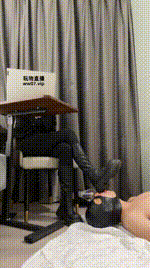 【玥野兔】清理主人脏长靴白袜JS250420-15