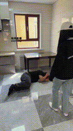 【深情】3S-精神小妹暴力踢踹虐打bf52981封面图