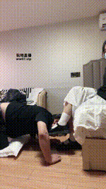 【郑州00后情侣主】电竞女神-白袜玩绿帽JS250514-1封面图