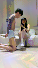 【婉纱】小白鞋白袜踢踹踩虐【双视角版】bf53501_1封面图