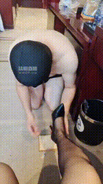 【陌影夫妻】酸臭黑丝脚下喂食舔JS250713-2封面图