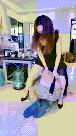 【阿雅】骑马狗爬-脚插嘴-虐乳bf54217封面图