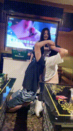 【香芋朱朱】KTV-兄弟两找陪酒小妹虐自己【双视角版】bf55753_2封面图