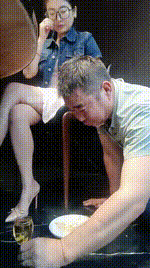 【刑狗】揪耳朵-桌底视角-喂食场JS250815-35封面图