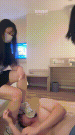 【千野大人】双S-学生妹轮流踩虐【双视角版】JS251015-3_1封面图