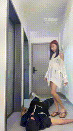 【怡怡】拖鞋美腿踩踏贱奴bf57256封面图