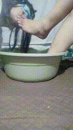 【伪娘和人妻】蓬头垢面狗睡前伺候JS250213-15封面图