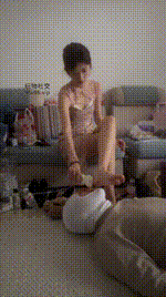 【俱乐部】连环抽耳光_脚下喂食_吃死皮bf50253封面图