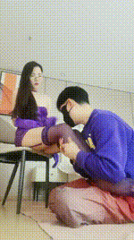 【皮皮】性感紫色丝袜的诱惑bf49833封面图