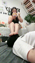 【小怪兽】玉足美腿物化脚垫奴【上】JS250207-13封面图