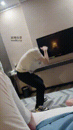 【小凤梨】磕头求舔主人的脏臭脚JS250214-20封面图