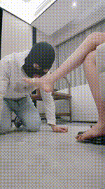 【zz女王】骑马玉足踩踏_恋足狂舔JS241230-23封面图