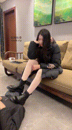 【伊未】超脏鞋底乳_短靴肉丝踩虐_踢踹鞭打bf48390封面图