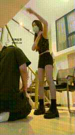 【UU】短靴踩虐踢踹_抽耳光_滴蜡_藤条鞭打bf46502封面图