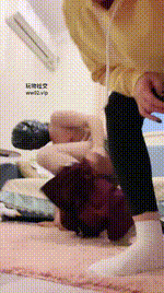 【璋爷】双S-骑狗背重度sp_掐乳_舔裸足白袜jio【双视角版】JS241101-8_1封面图