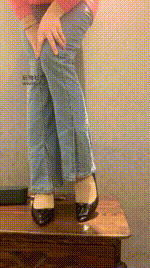 【宝娜】牛仔裤坐脸窒息_踢裆顶裆_高跟肉丝踩bf48233封面图