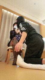 【漫音】抽耳光鞭打_清理长靴_骑马踩踏_闻舔黑丝jiobf46473封面图