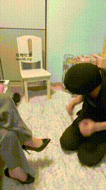 【白兔】闺蜜观战-白袜诱惑_舔高跟_狠抽JS241230-35封面图