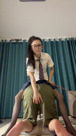 【辣辣bb】黑丝美腿胯下辱_鞭打_踩踏坐脸窒息bf46438封面图